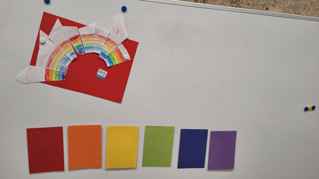  Projekt Farben - Kinderzentren Kunterbunt 